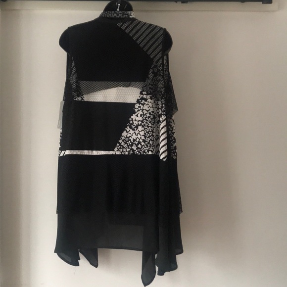 ADORE Black/White Flowy Silky Vest. Size SMALL. - Picture 3 of 5